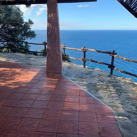 Carmen Di Hotell Torre delle Stelle