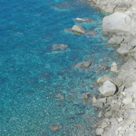 Carmen Di Hotell Torre delle Stelle